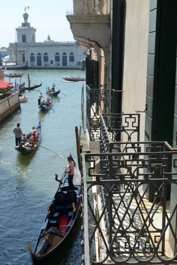 Chambre De Luxe Double ou Lits Jumeaux avec Vue sur le Canal